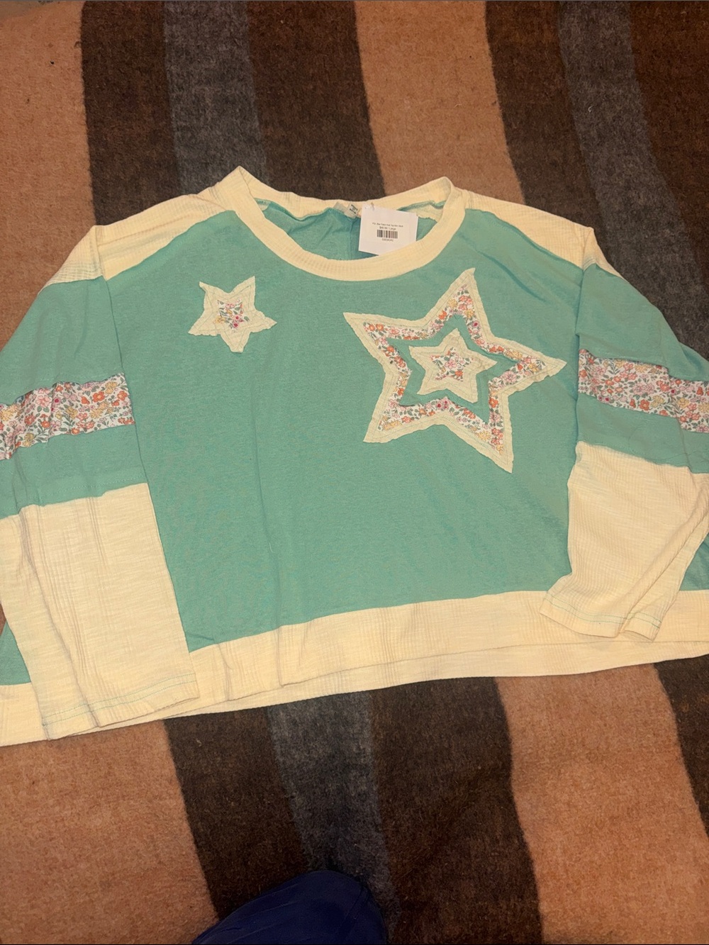 POL Mint & Cream Star Appliqué Pullover